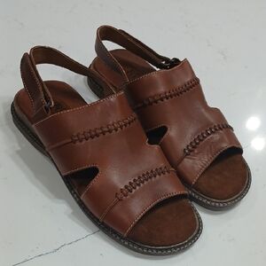 Franco Fortini Brown Sandals with Cushioned Footbed New Without Tags Or Box